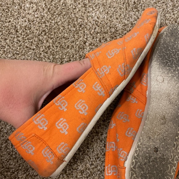 Women’s San Francisco Giants shoe. - Picture 6 of 6